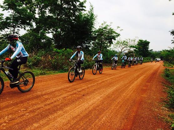 Laos_biking