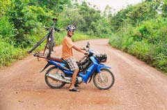 Tours_Cambodia_Cycling_Chamrong3