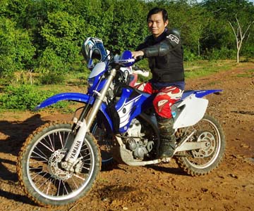 cambodia_motorcycle_yamaha_wr250